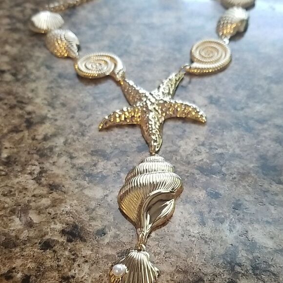 ❤ Starfish and Shell Necklace - Picture 5 of 9